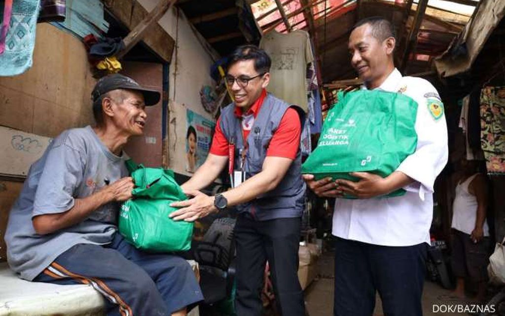  Kolaborasi LOTTE Mart, LOTTE Grosir dan BAZNAS Salurkan Sedekah Rp327 Juta 