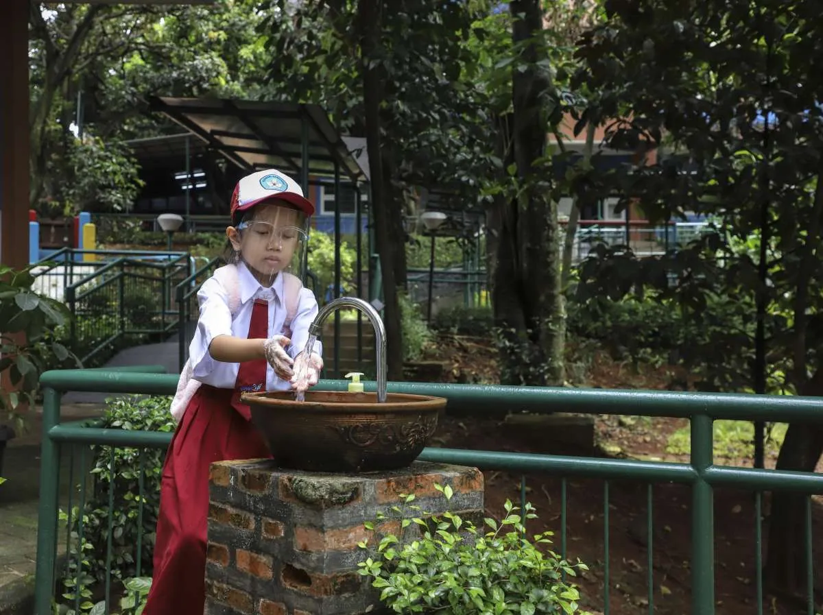 Tips cara mengajari anak tentang kebersihan diri dan lingkungan