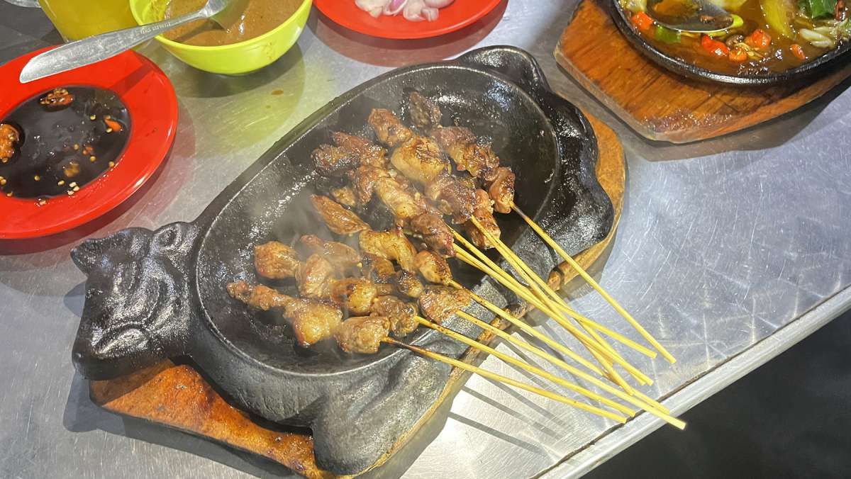 Legit Bebakaran di Warung Sate Kardjan