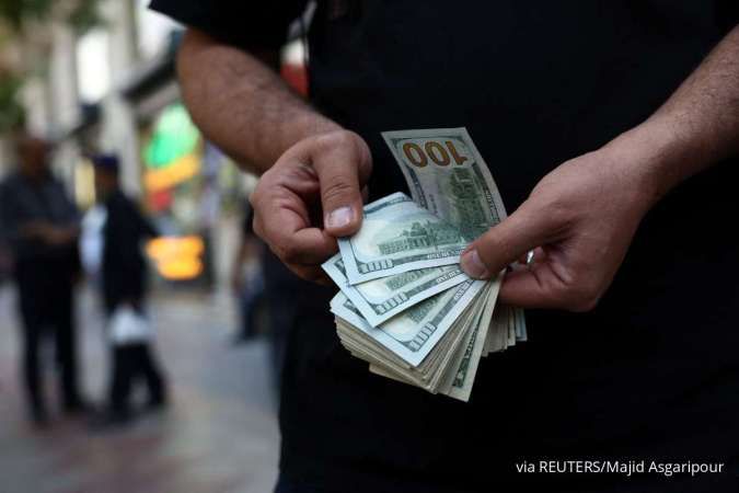UPDATE-Dolar AS Melemah di Tengah Optimisme Kesepakatan Pembukaan Selat Hormuz
