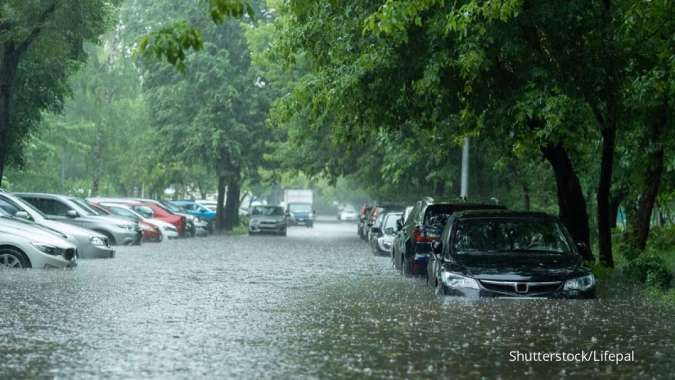 Tips Klaim Asuransi Mobil Jika Terjebak Banjir