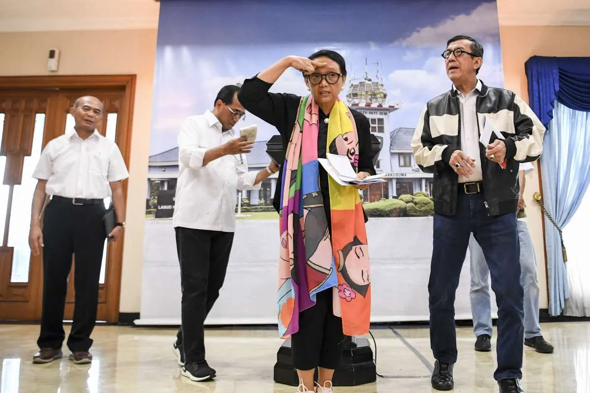 Fasilitas bebas visa kunjungan dan visa on arrival warga China dihentikan sementara