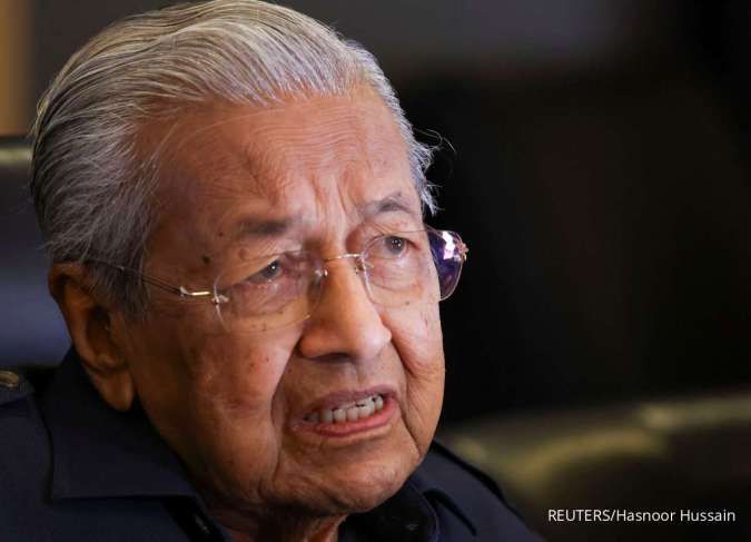 Genap Berusia 100 Tahun, Mahathir Tetap Aktif dan Kritis di Panggung Politik