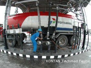 Pertamina impor premium 7 juta barel