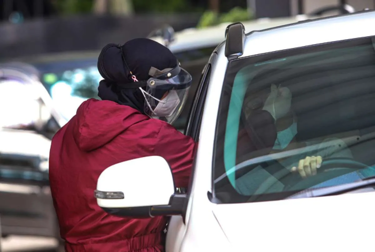 Menko Perekonomian: Perlu Akselerasi Vaksinasi Agar Omicron Tidak Pindah ke Luar Jawa