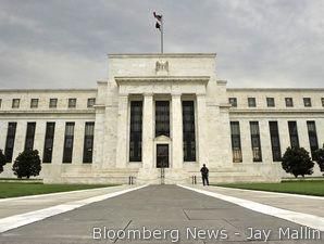 Menunggu Aksi The Fed Mendekati Suku Bunga 0%