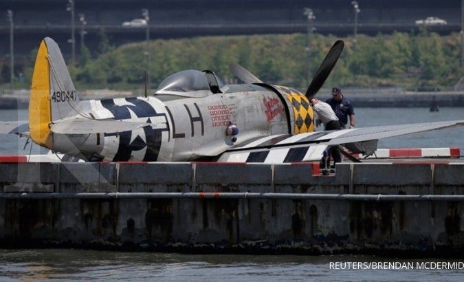 Pesawat jet Thunderbolt AS jatuh di Sungai Hudson
