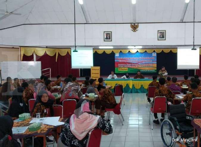 Maybank Indonesia dan Maybank Foundation Lanjutkan Program Maybank Women Eco-Weavers