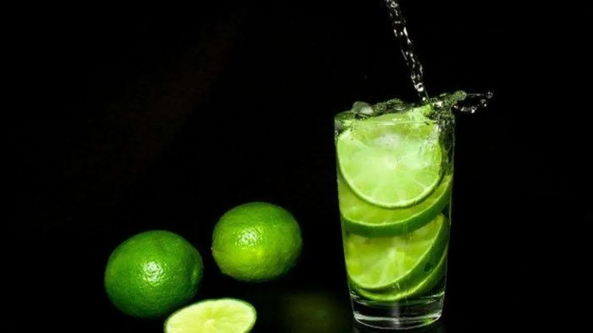 Infused water jeruk nipis bermanfaat mengobati asam urat tinggi