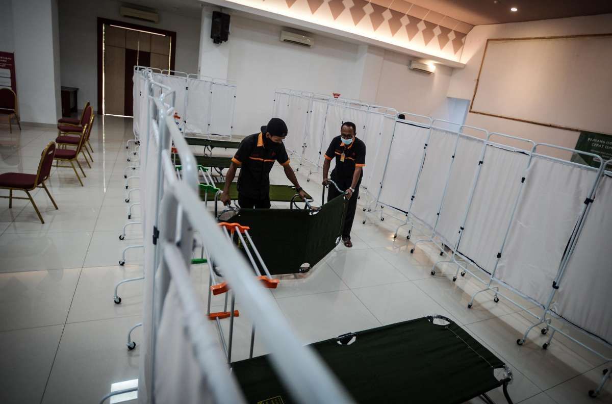 Ruang isolasi pasien Covid-19 di GOR Matraman
