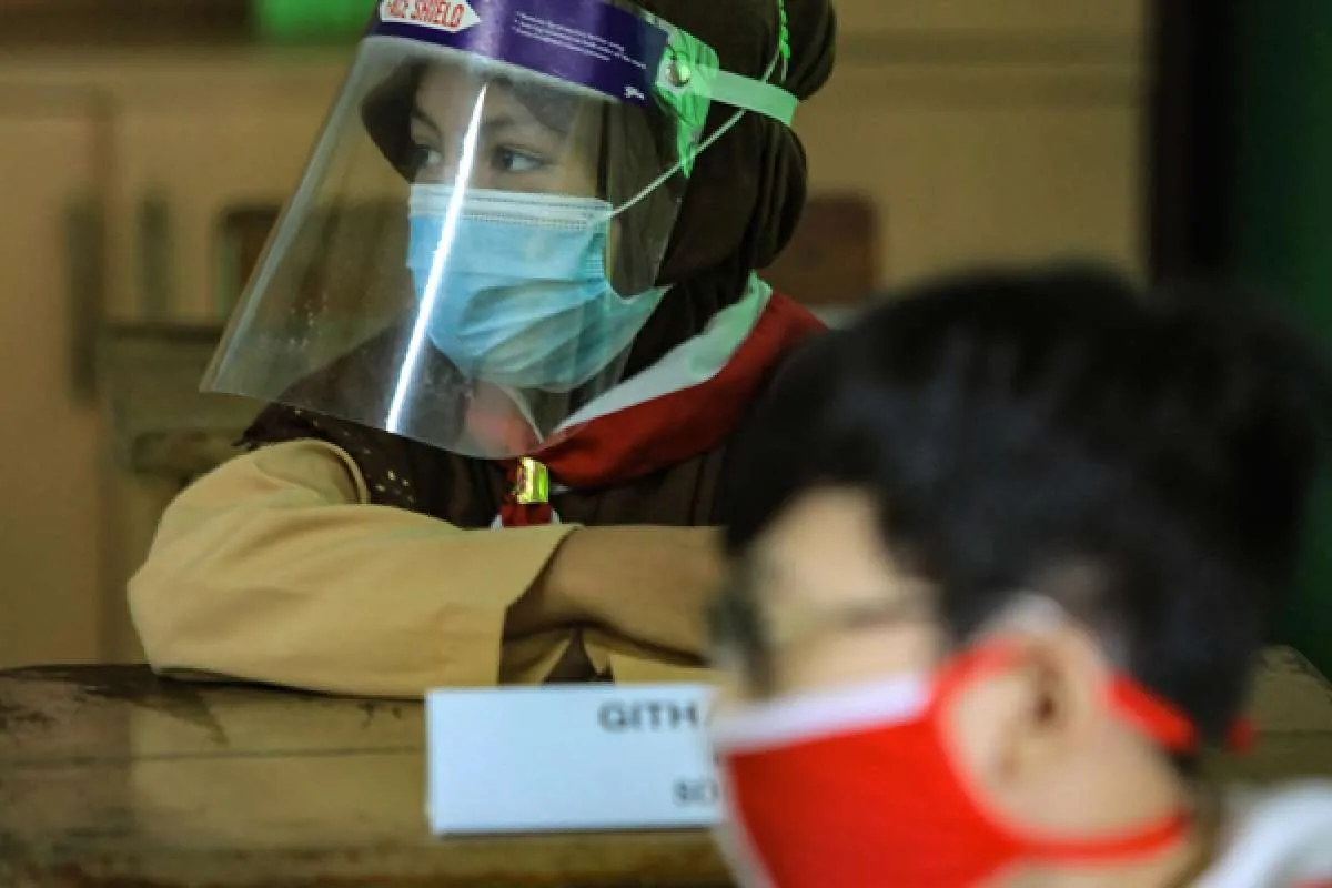 UPDATE Corona Indonesia, Selasa (13/4): Tambah 5.702 kasus, jangan lupa pakai masker