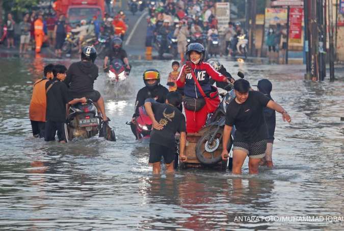 Peringatan Dini Cuaca Besok Hujan Lebat, Ini Provinsi Status Siaga & Waspada Bencana