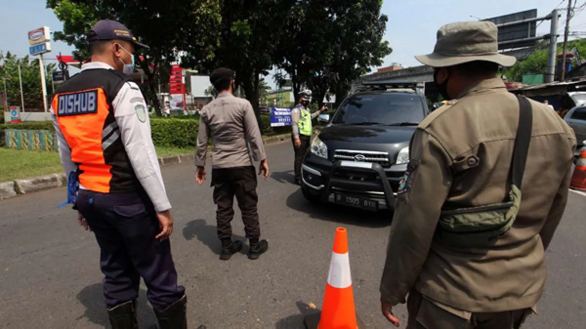 Mulai besok, PPKM darurat diterapkan di 15 kabupaten/kota di luar Jawa-Bali