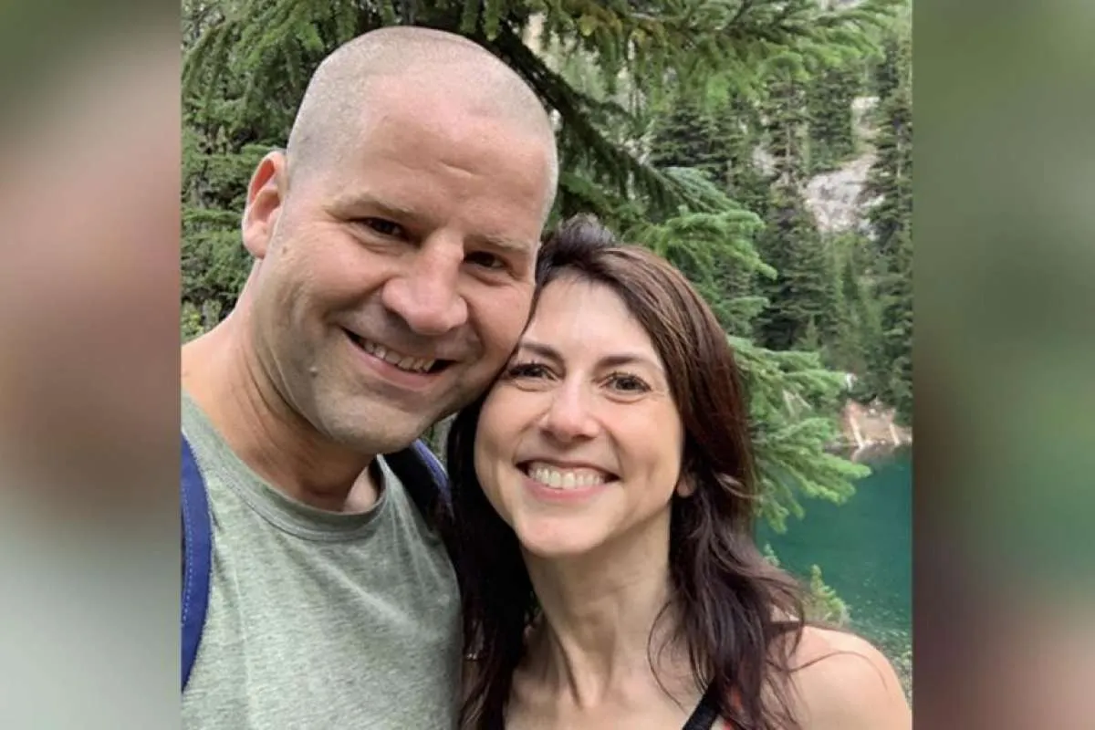 MacKenzie Scott, mantan istri Jeff Bezos menggelontorkan Rp 38,61 triliun untuk amal