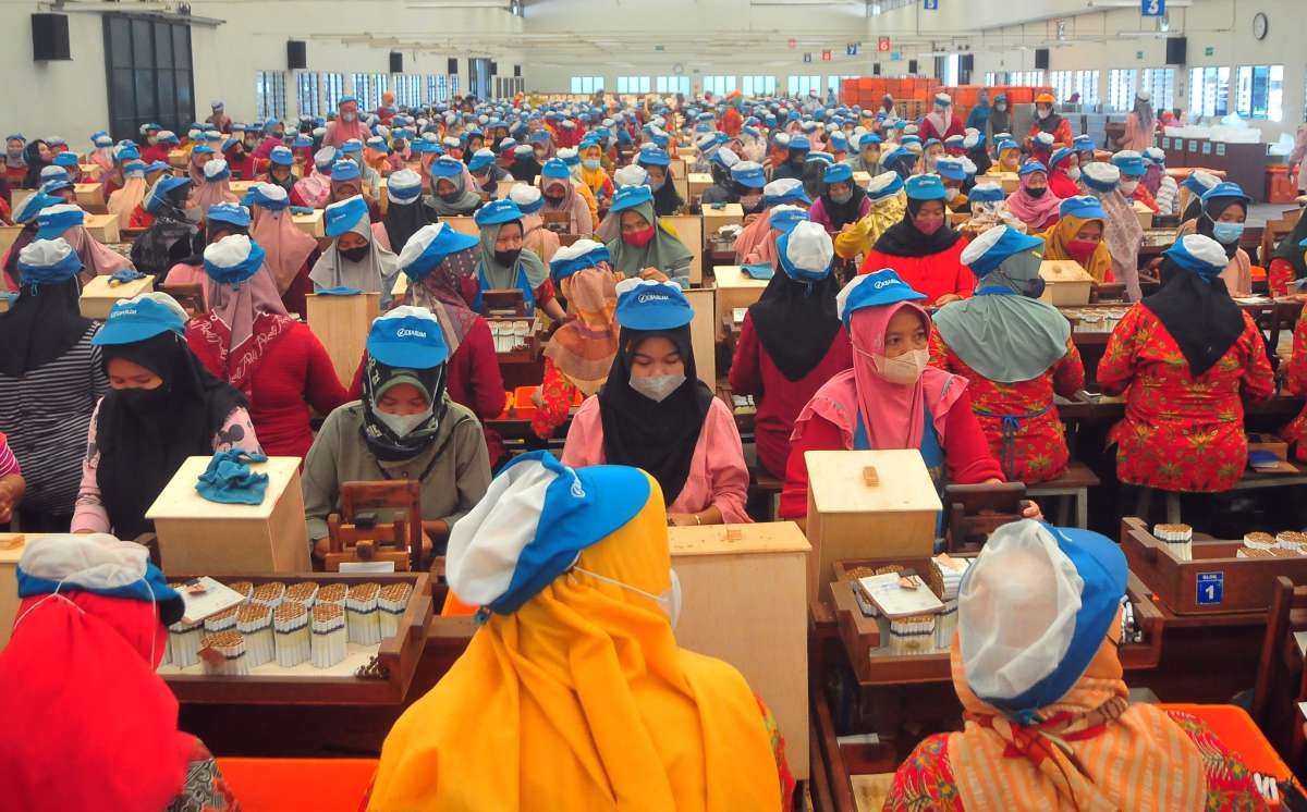 Pemerintah Batal Naikkan Cukai Demi Meredam Rokok Murah