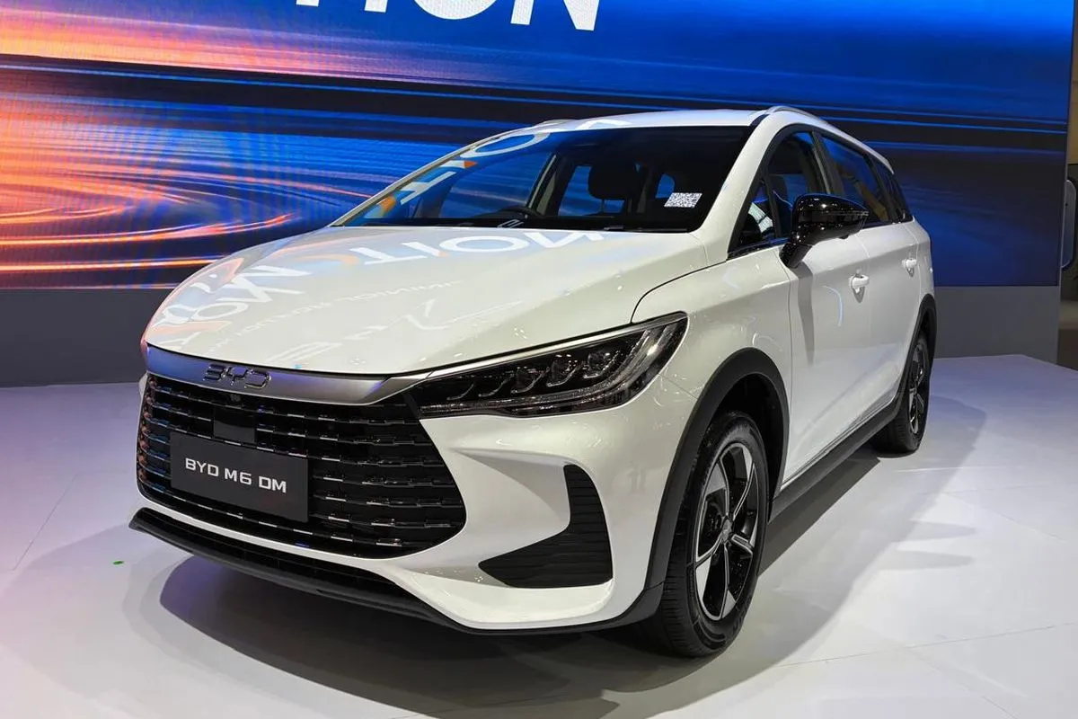 BYD Klaim M6 DM Terjual 4.000 Unit, Minat Mobil Hybrid Melesat