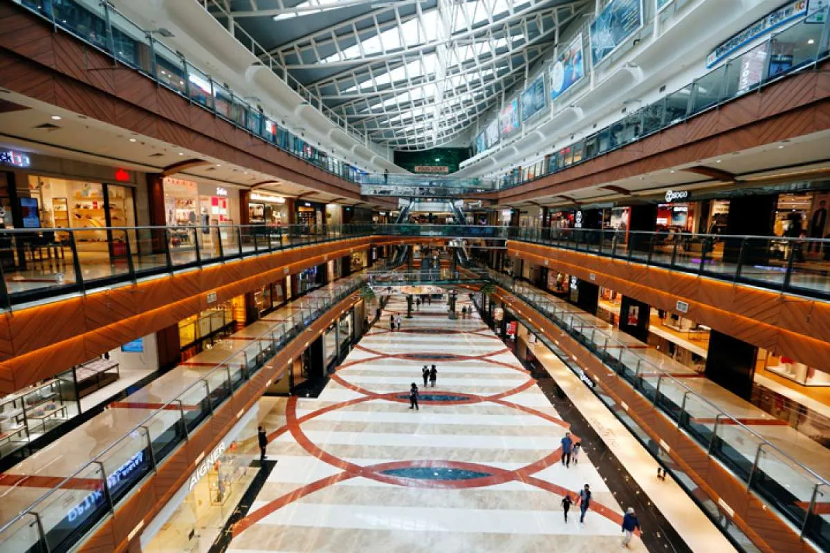 Tekankan pentingnya jaga jarak, ini langkah Pondok Indah Mall 