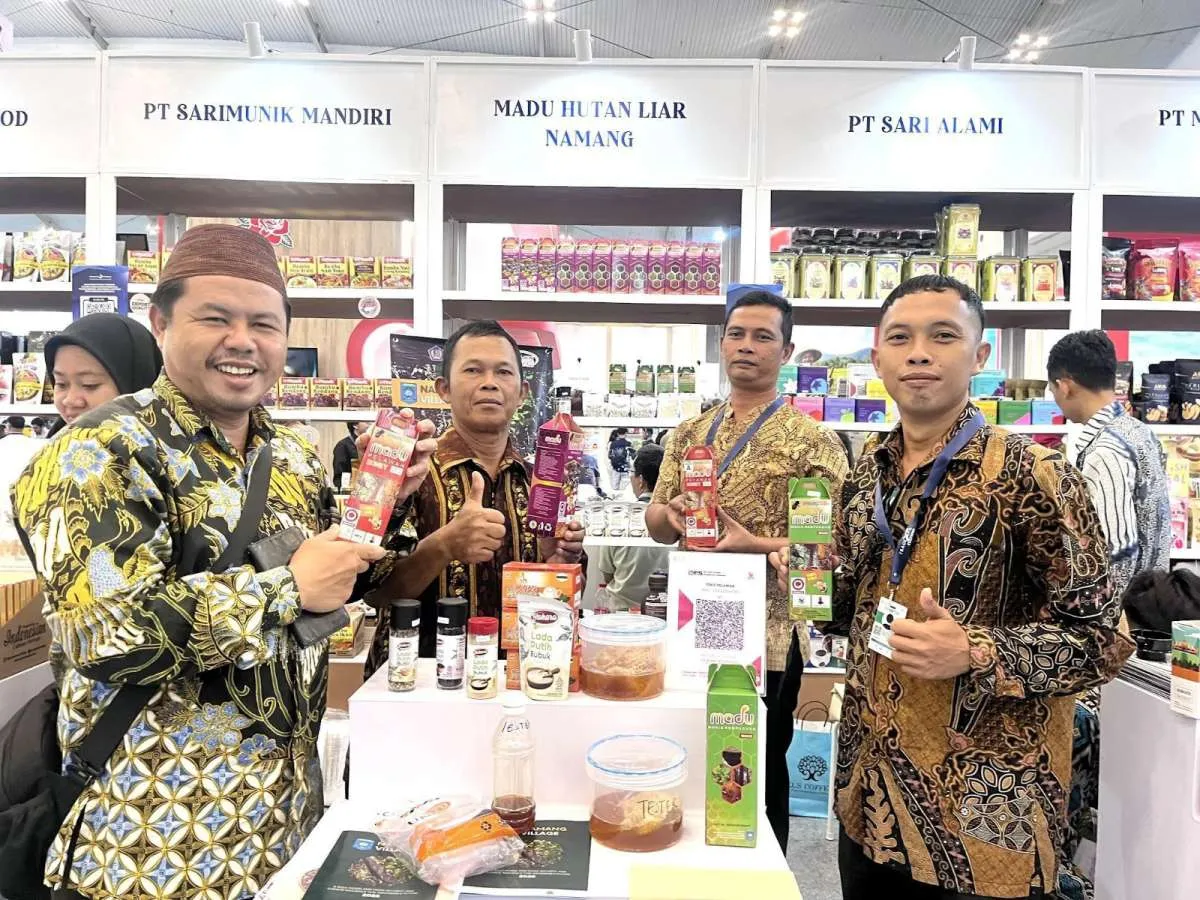 Madu Desa Pelawan yang Menyengat Pasar Global