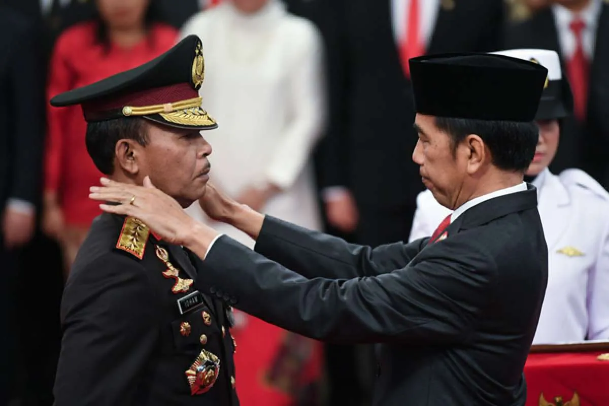 Jadi Kapolri baru, Jokowi minta Idham selesaikan kasus Novel Baswedan awal Desember