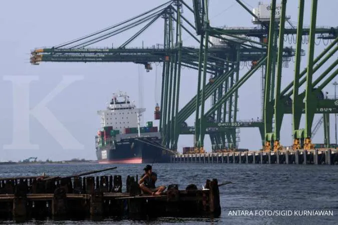 Indonesia Sept trade surplus beats estimates on strong commodities