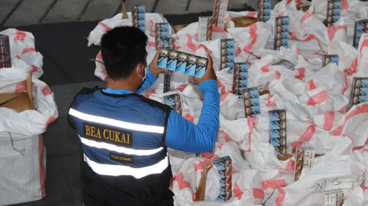 Bea Cukai amankan 4,47 juta batang rokok ilegal dalam dua penindakan beruntun