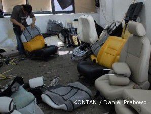 Meraup fulus dari bisnis pemasangan jok kulit mobil 
