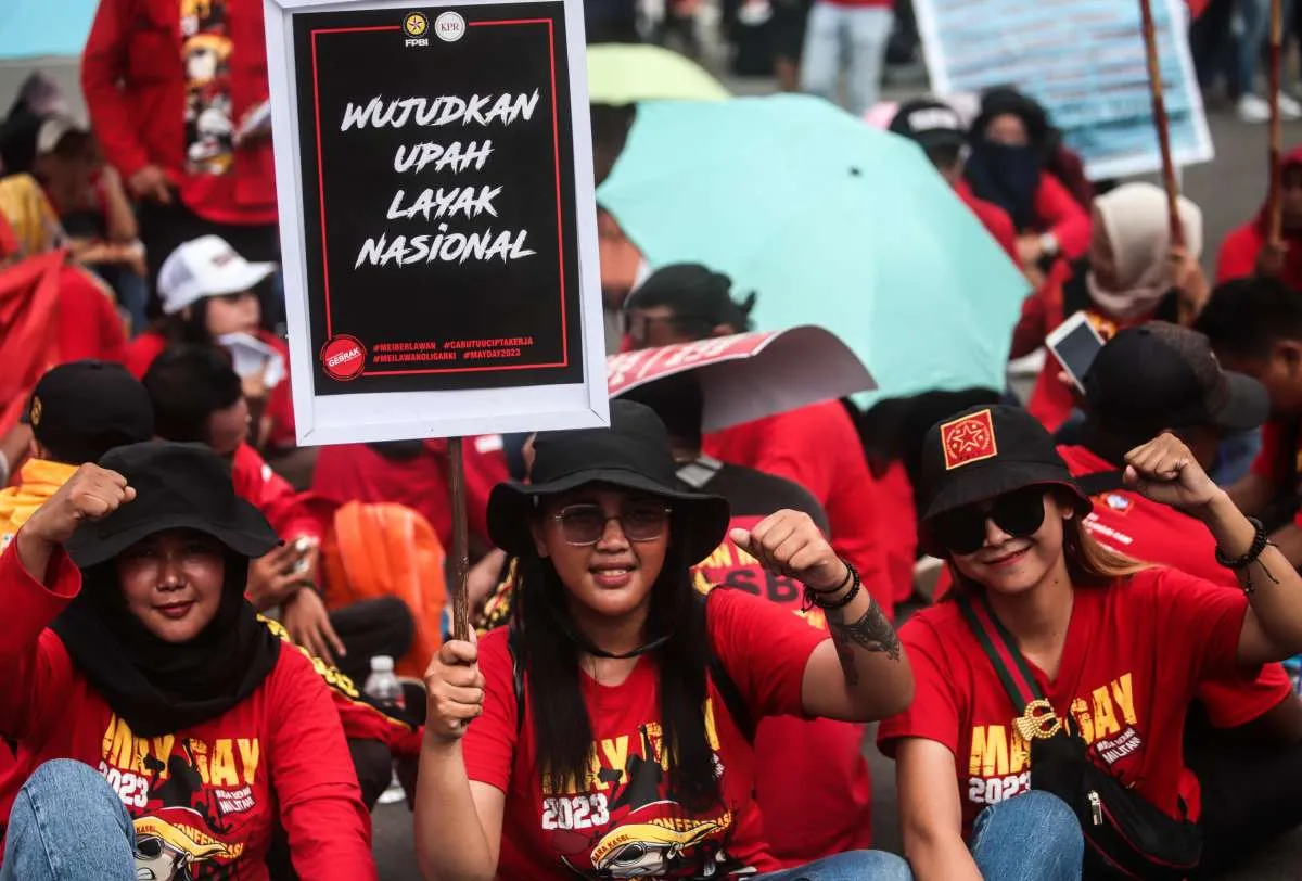 Buruh Pabrik Garmen Di Pemalang Di-PHK Tanpa Gajian, Cek Besaran UMK Jateng 2024
