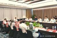 Menhub Budi Karya Sumadi Cek Progres Proyek Perkeretaapian di Solo