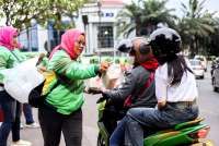 Ratusan Mitra Grab Berbagi Lebih 11 Ribu Takjil Gratis di 25 Kota Sepanjang Ramadan