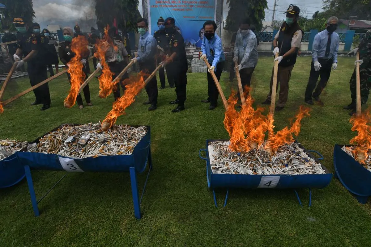 Bea Cukai gagalkan peredaran jutaan batang rokok ilegal di Kudus dan Demak
