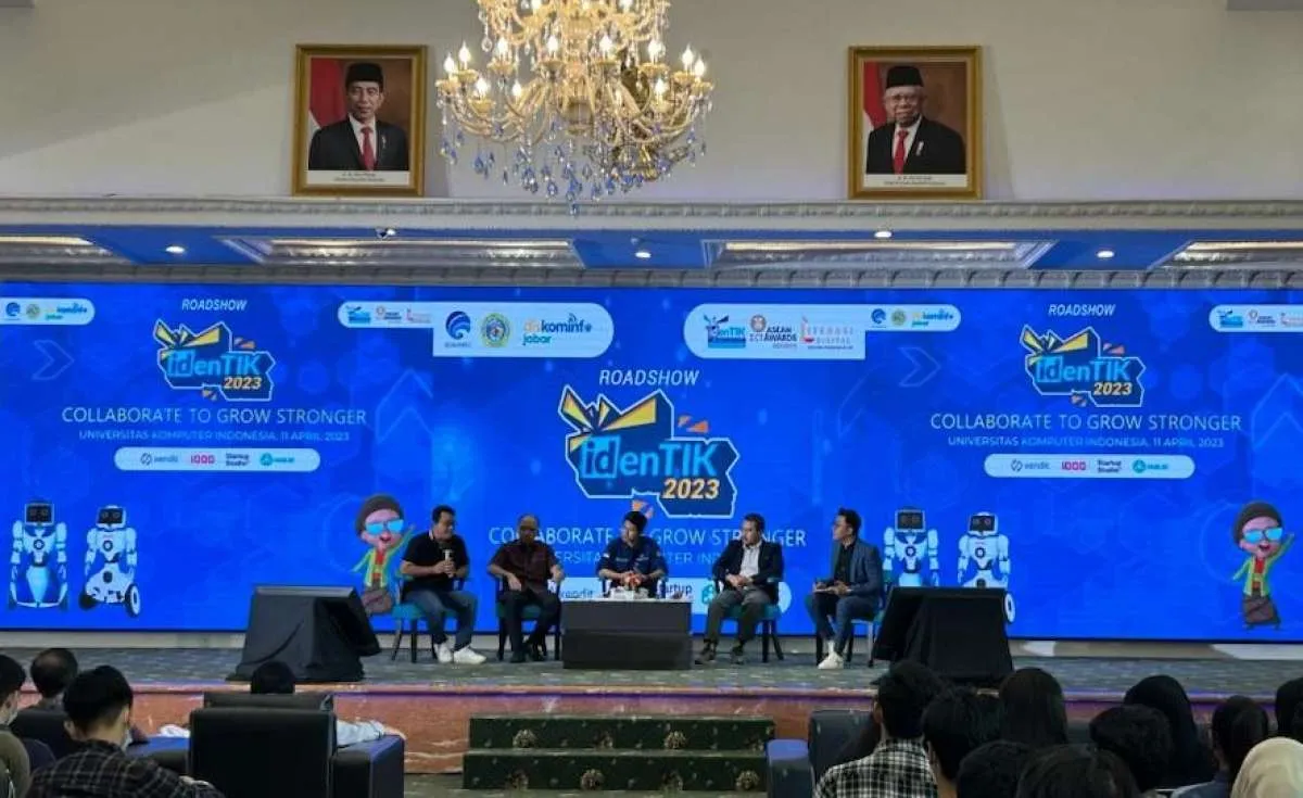 Roadshow IdenTIK 2023 : Kini Saatnya Mahasiswa Indonesia menjadi Entrepreneur