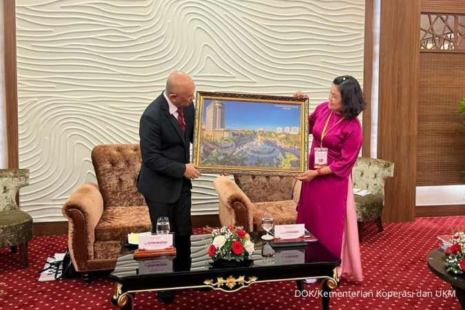 Kontan - Kementerian Koperasi dan UKM Advertorial Online