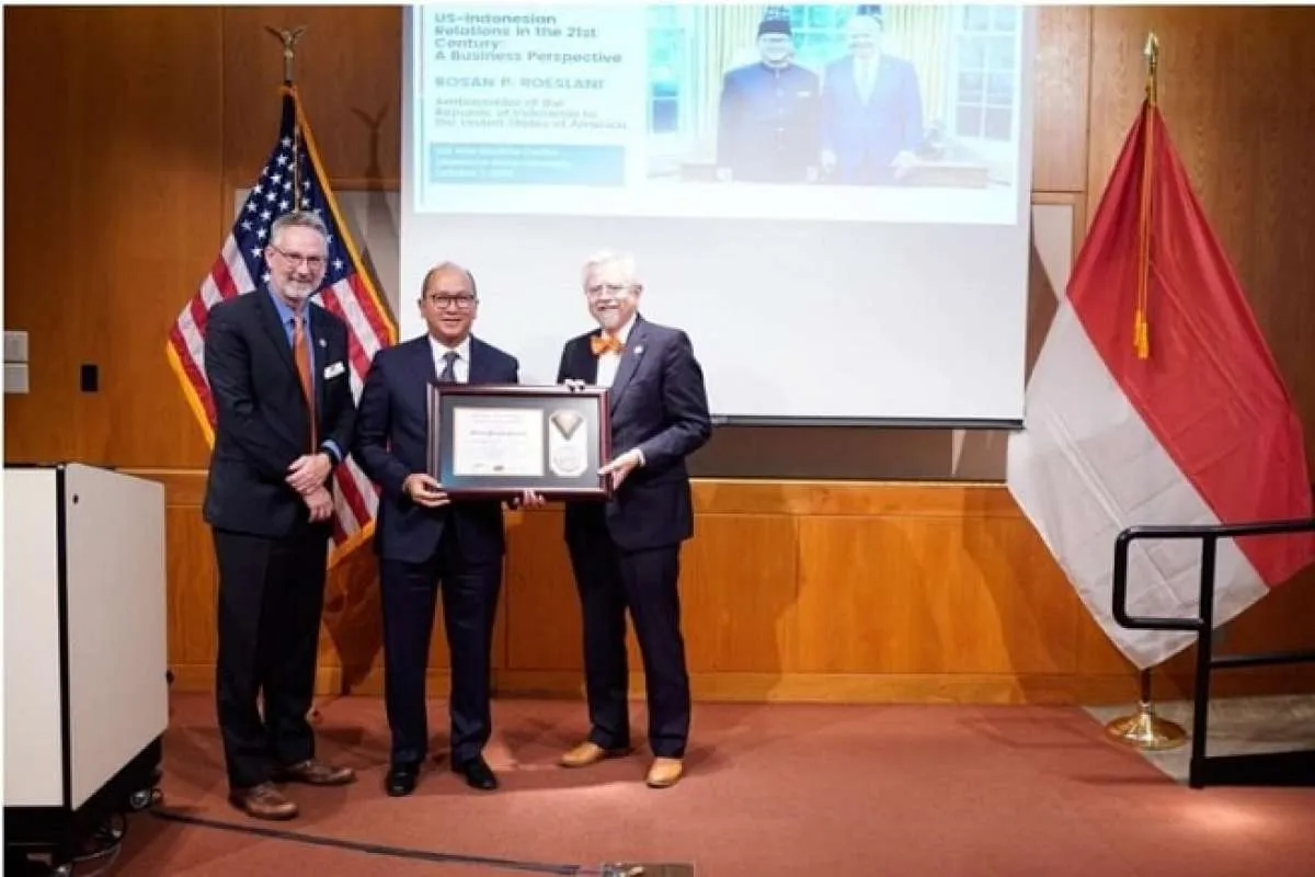 Dubes Rosan Roeslani Terima Award Henry G. Bennett dari Oklahoma State University