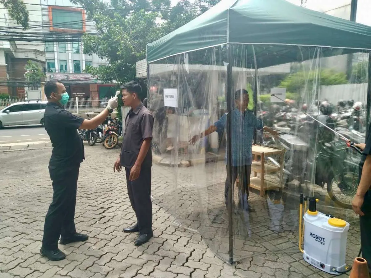 WHO larang penyemprotan disinfektan ke tubuh manusia, ini bahayanya!
