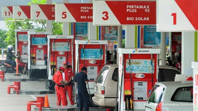 Dua cara cegah mobil mewah minum premium