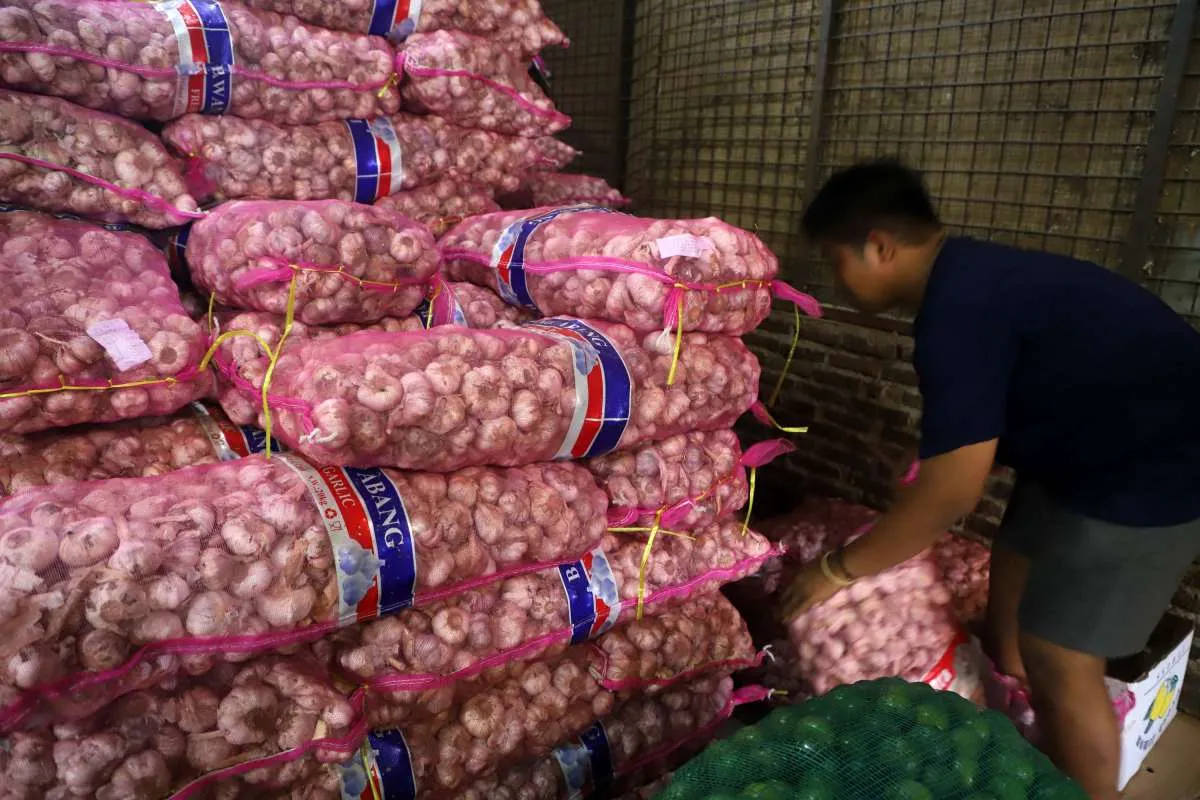 Efek Perang Dagang, Impor dari China Makin Membanjiri Pasar Dalam Negeri