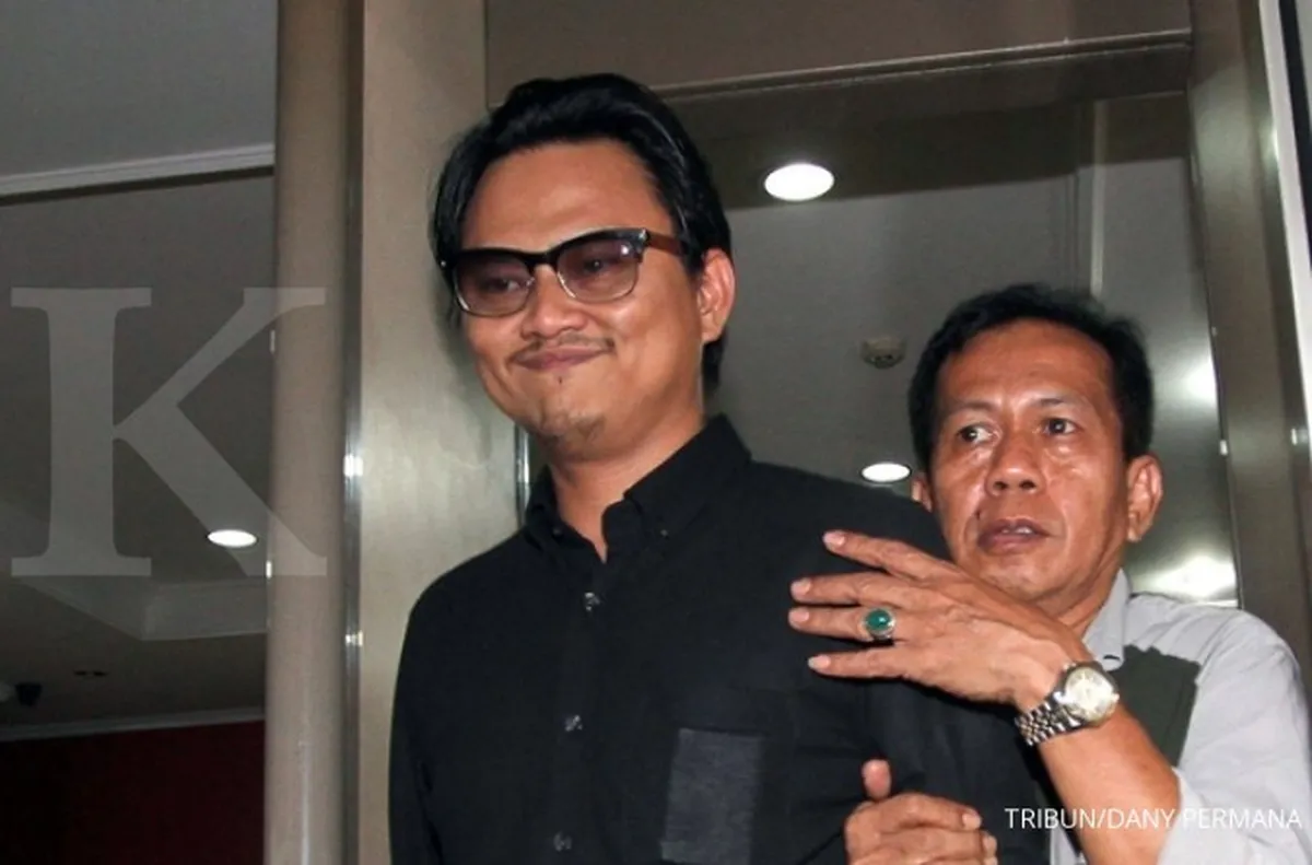 Office boy dituntut 2,5 tahun atas kasus videotron