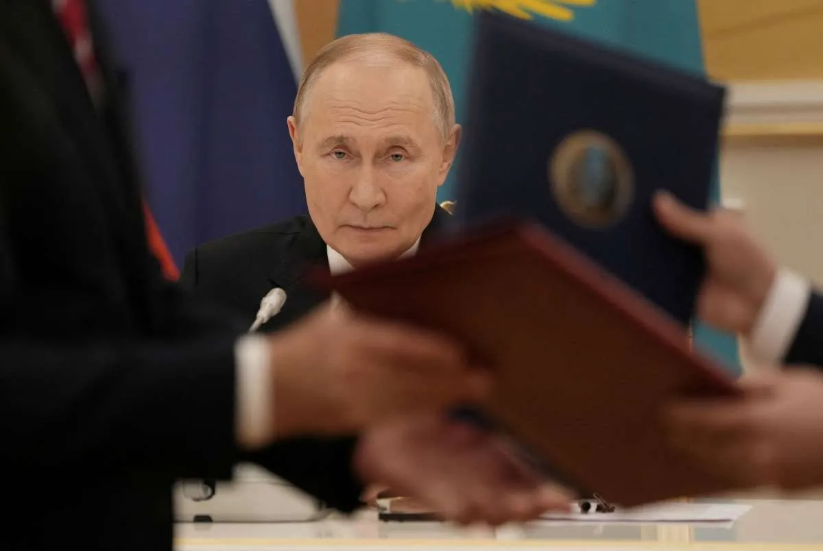 Putin dan Presiden Iran Pererat Hubungan Pertahanan dengan Pakta 20 Tahun
