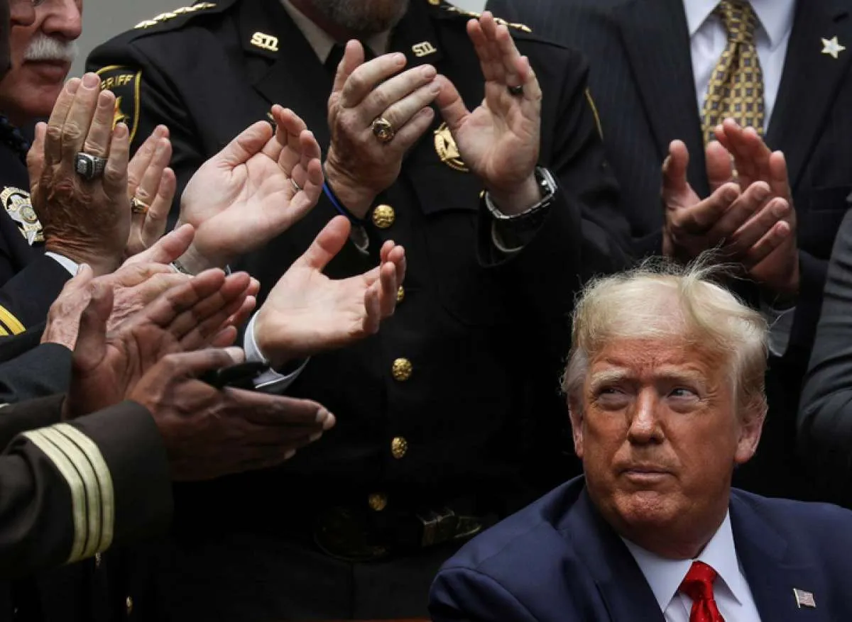 Ingin tangkap Donald Trump, Iran menabuh genderang perang dengan AS?