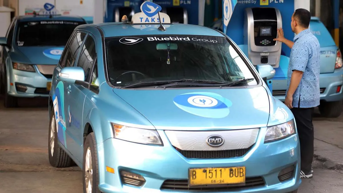 Tahun Ini, Bluebird Bakal Jual Taksi Listrik BYD E6 Bekas