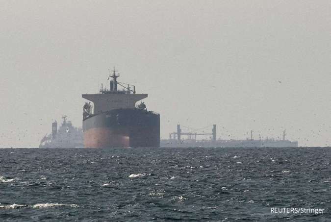 Tumpukan Tanker di Teluk, Pelaku Pelayaran Tunggu Kepastian Dibukanya Selat Hormuz