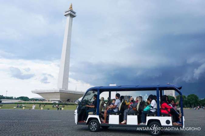 Monas dan Ragunan Diserbu Pelancong Selama Libur Panjang Isra Miraj dan Imlek