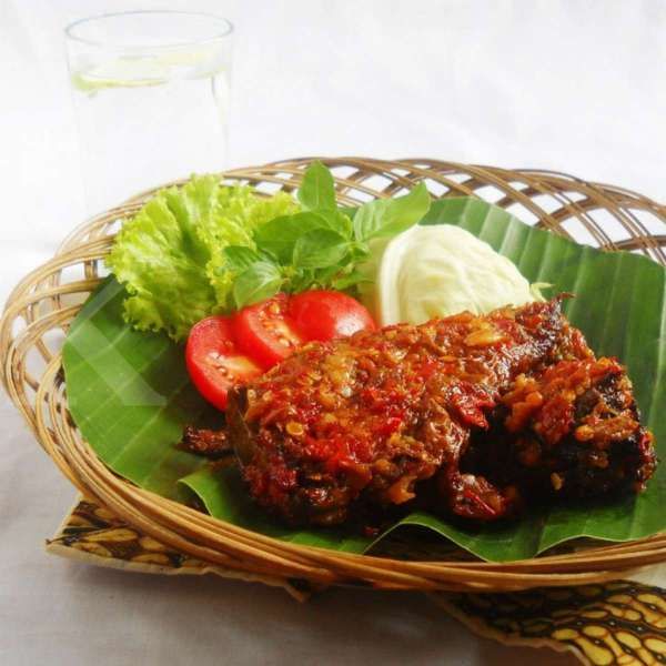 Resep Ikan Pari Sambal Bajak yang Penuh Kenikmatan