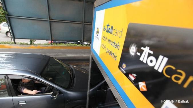 Promosikan e-Toll Card, Dahlan Iskan ikut jualan