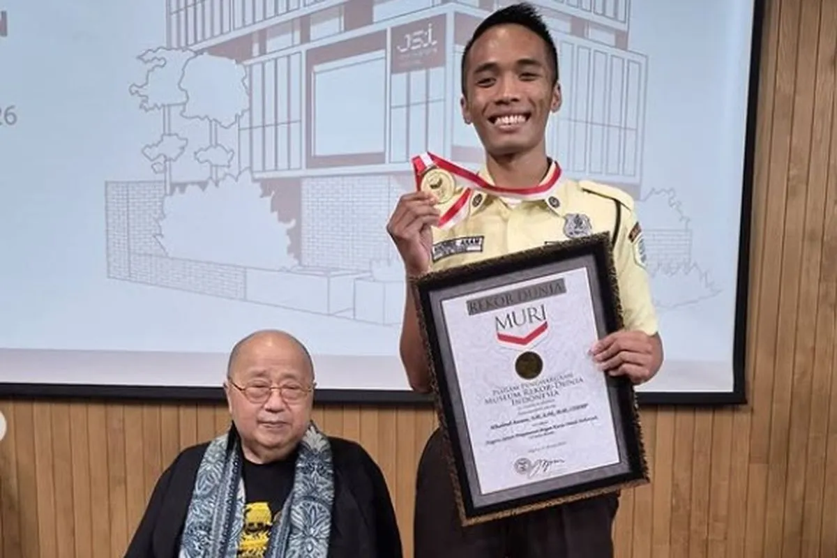 Anggota Satuan Pengamanan Cetak Rekor MURI Lewat Karya Ilmiah