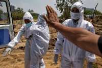 Viral video ratusan orang di Jeneponto bongkar paksa peti jenazah pasien corona