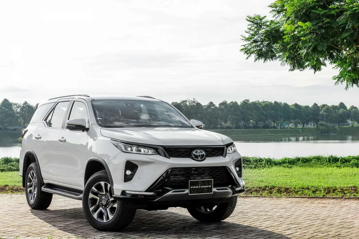 Ini kisaran harga fortuner legender bila meluncur di Indonesia