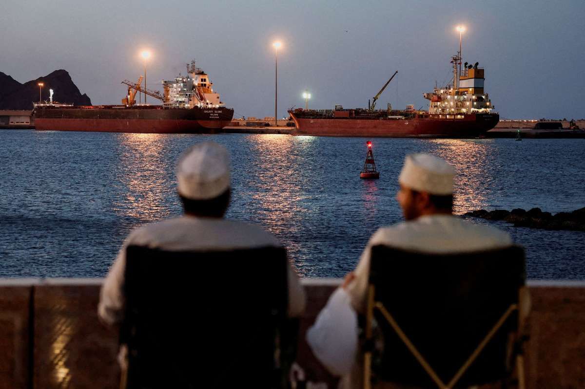 Dua Tanker Diserang di Oman, Konflik AS-Iran Kian Ancam Jalur Pelayaran Minyak