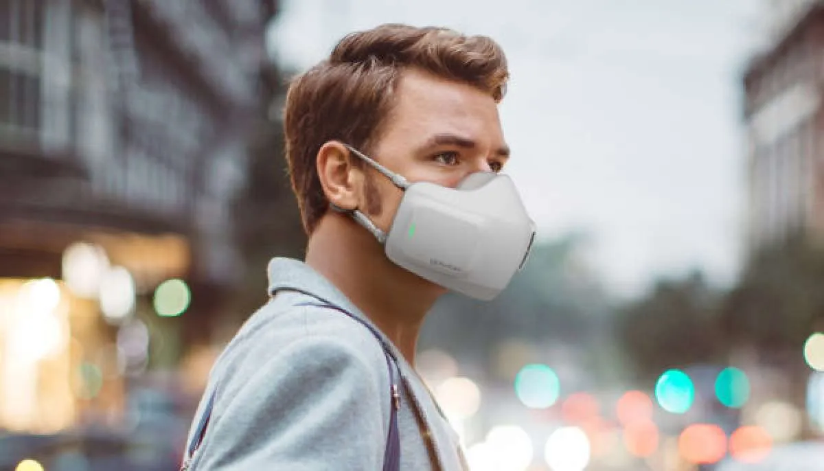 Inovasi baru, LG perkenalkan air purifier portabel mirip masker