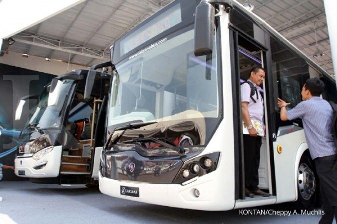 Operasional bus Scania terlambat di masalah izin